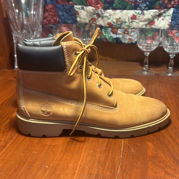 Timberland Women’s size 6 Waterproof boots - Picture 6 of 8